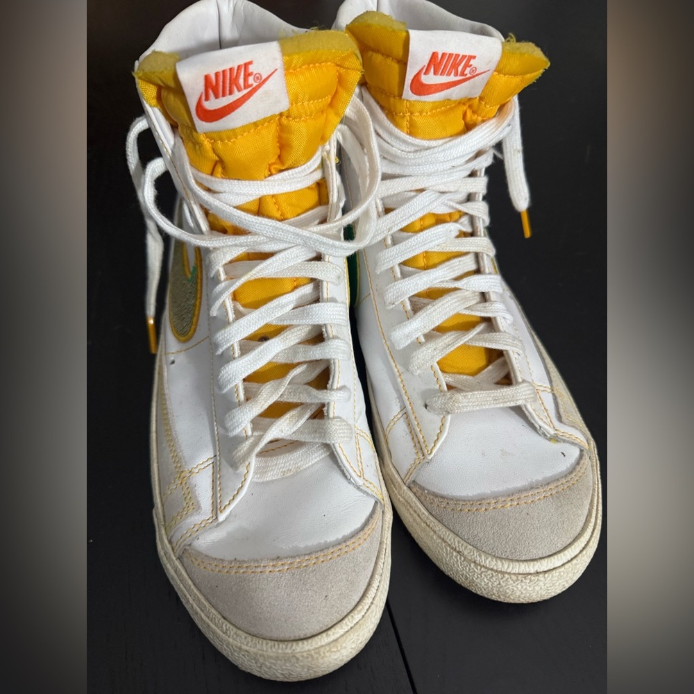Nike Rayguns men’s sneakers size US10.